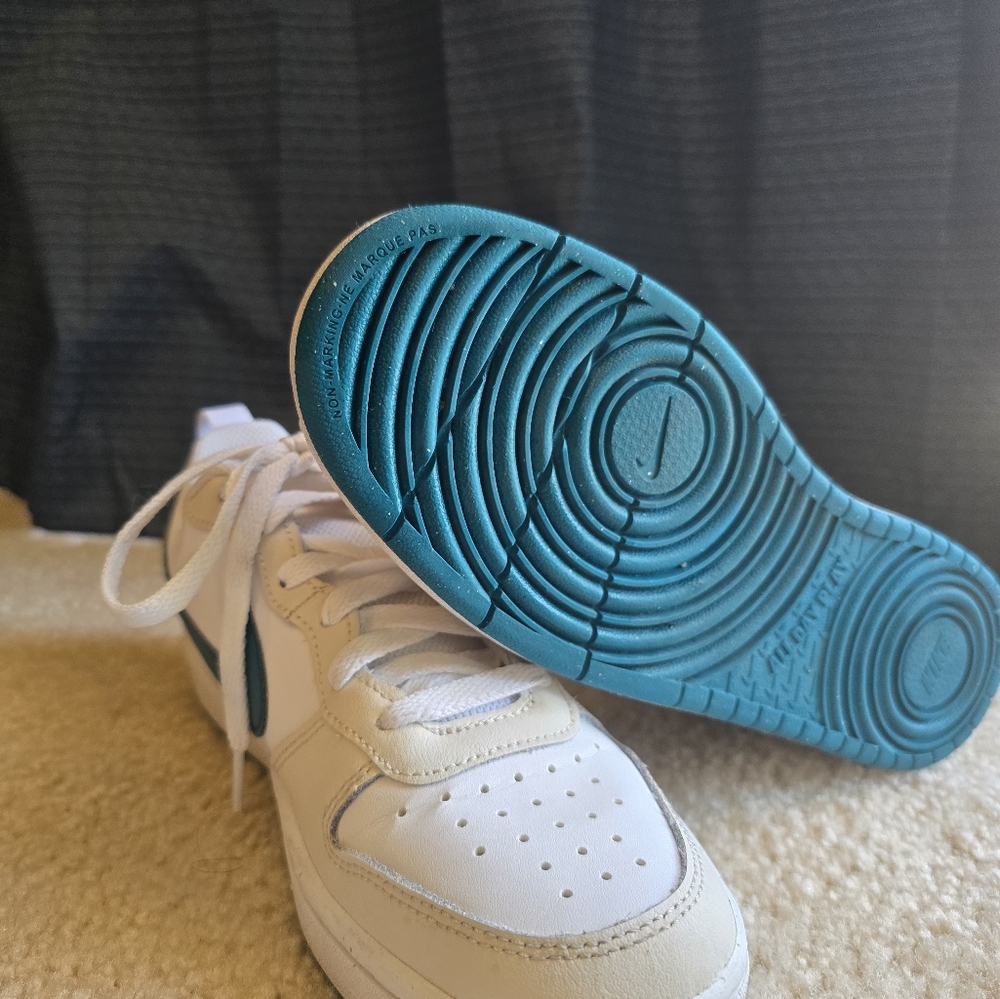 Nike Kids Court Burough - Picture 3 of 4